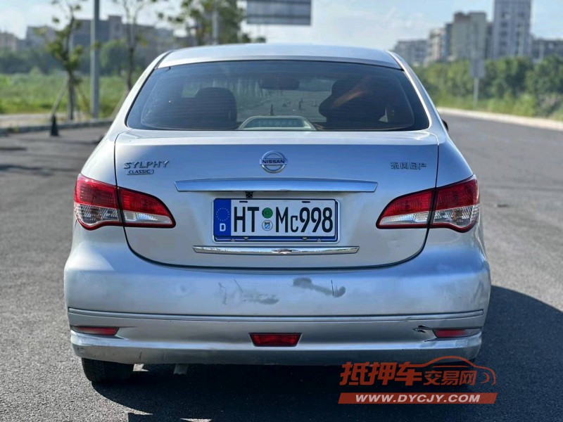 汕頭16年日產軒逸9