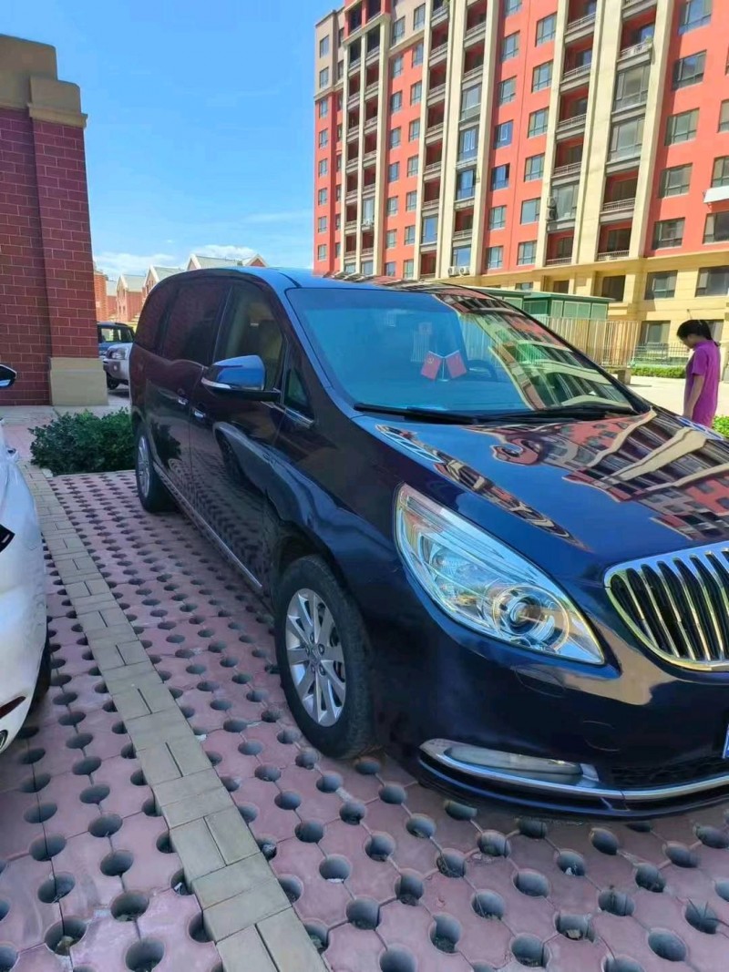 保定11年别克GL82