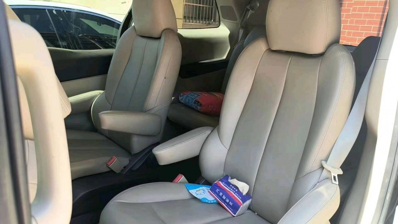 保定11年别克GL85