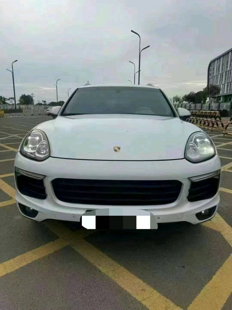 保定15年保时捷卡宴1