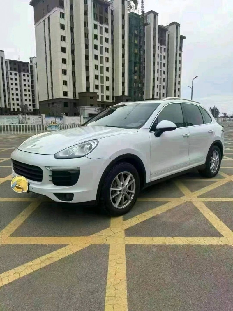 保定15年保时捷卡宴2