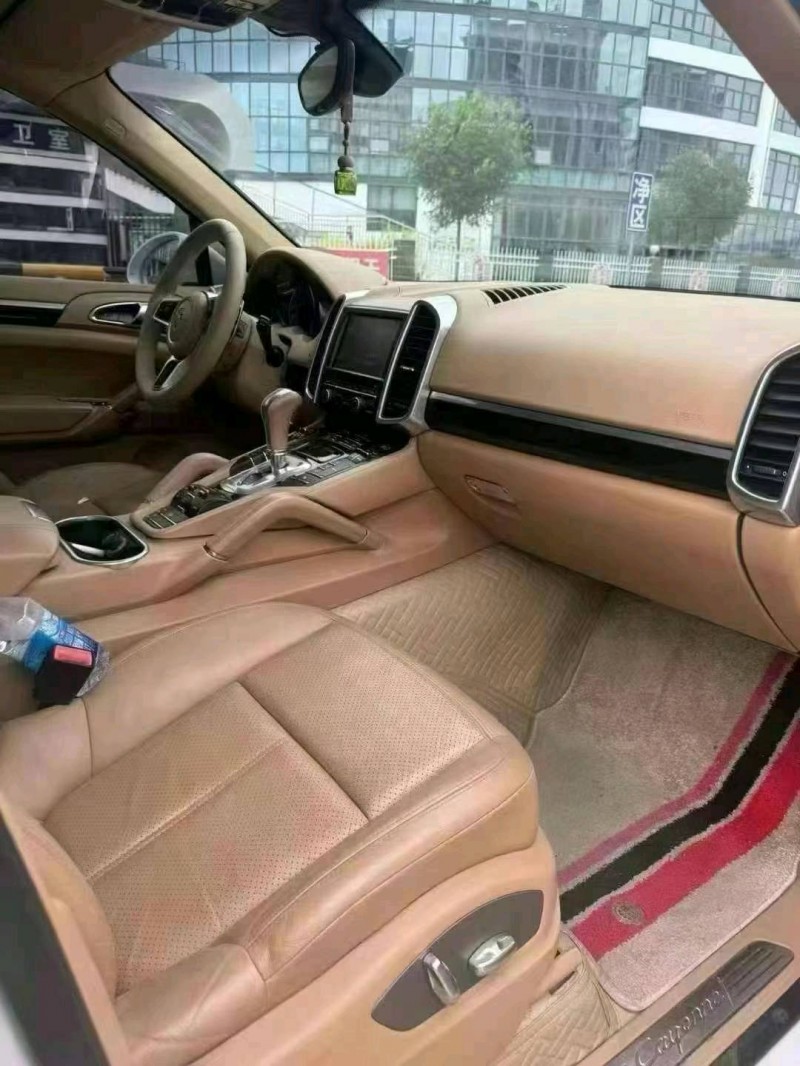 保定15年保时捷卡宴5