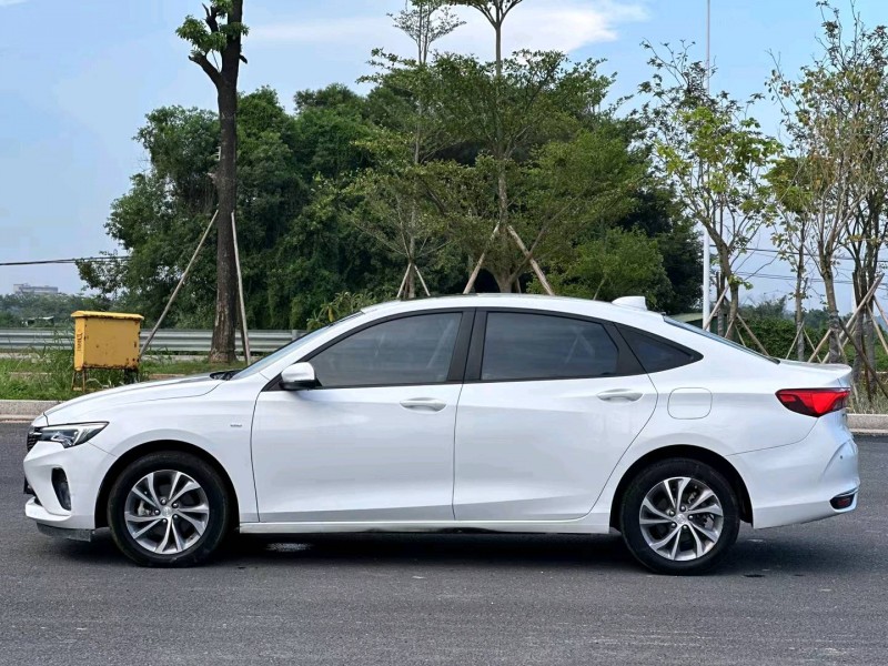 汕头22年别克威朗3