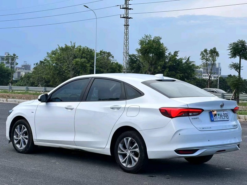 汕头22年别克威朗7