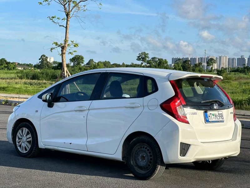 汕头16年本田飞度7