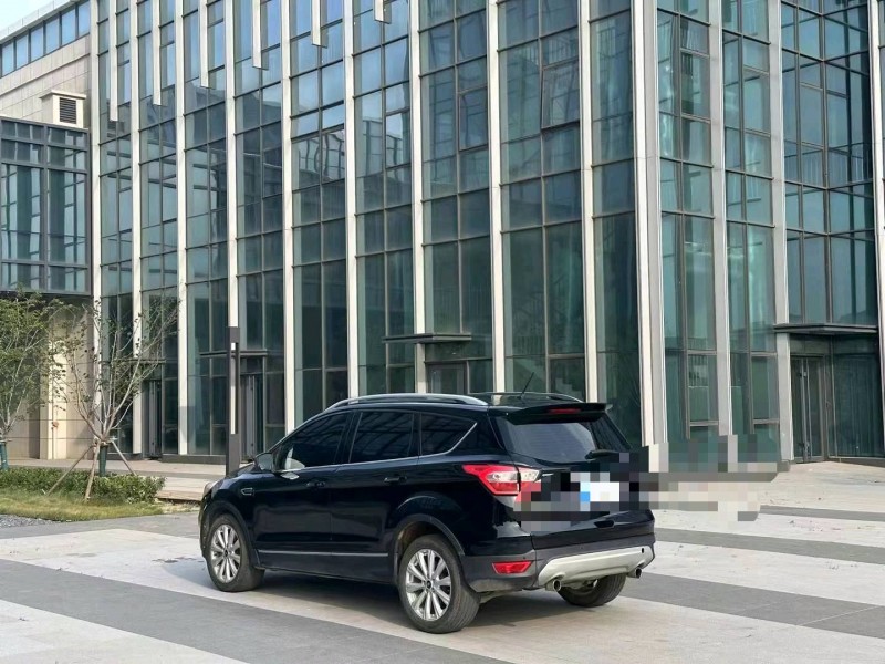 青岛18年福特翼虎8