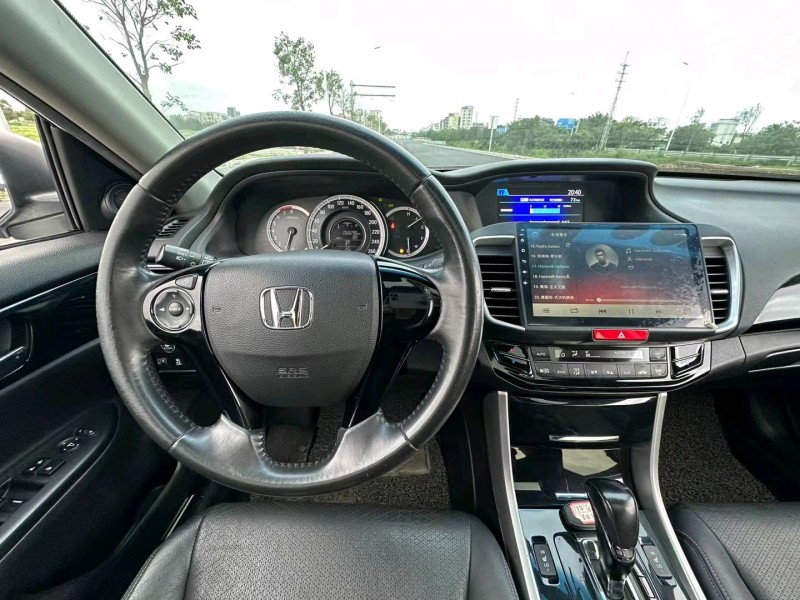 汕头18年本田雅阁4