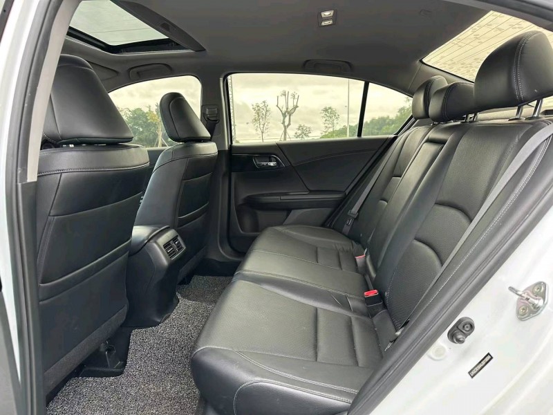 汕头18年本田雅阁6