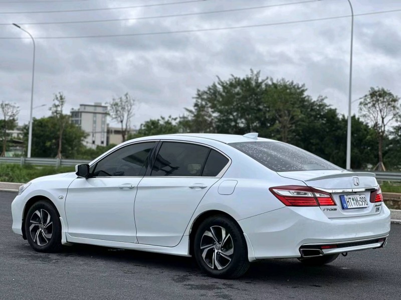 汕头18年本田雅阁7