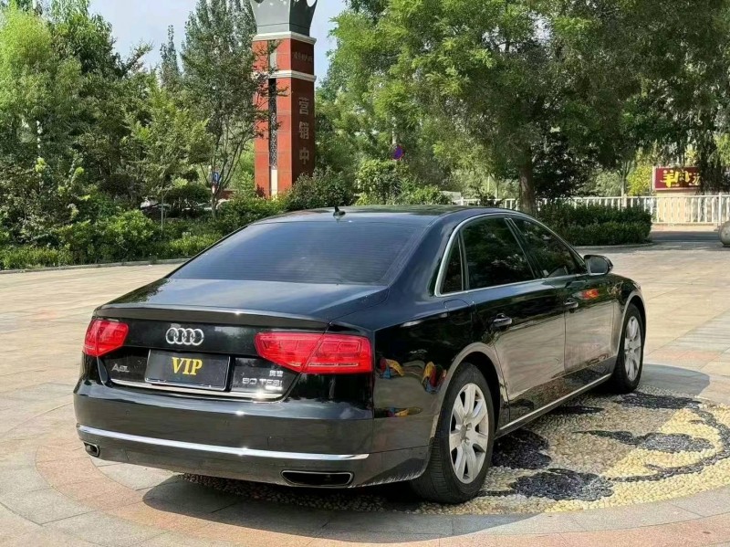 青岛13年奥迪A8L8