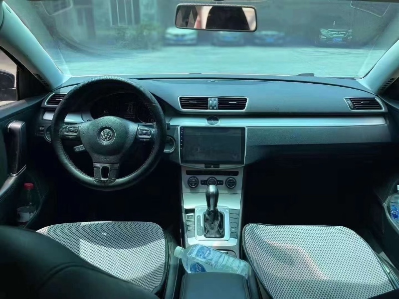 济南16年大众迈腾8