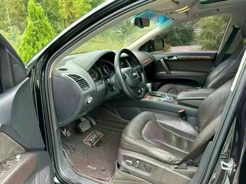 济宁14年奥迪Q75