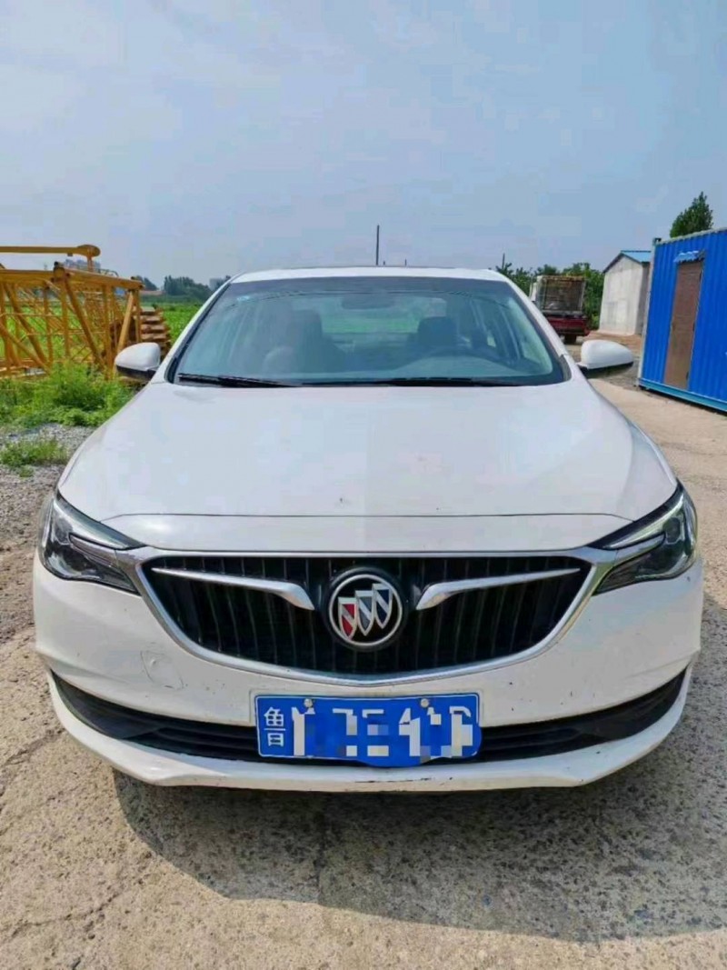 济宁22年别克英朗1