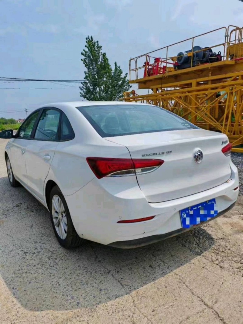 济宁22年别克英朗6