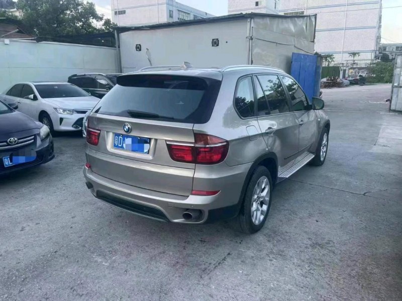 广州11年宝马X59