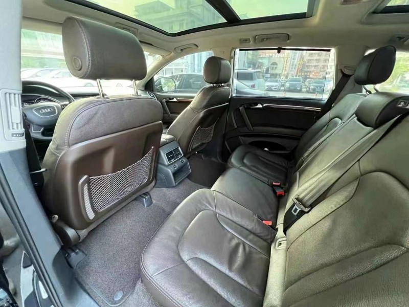 广州15年奥迪Q78