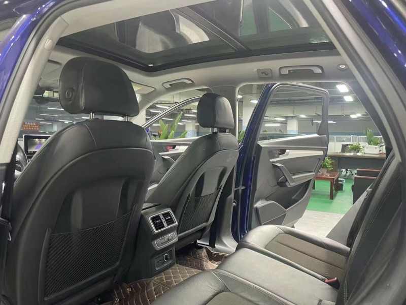 成都18年奥迪Q58