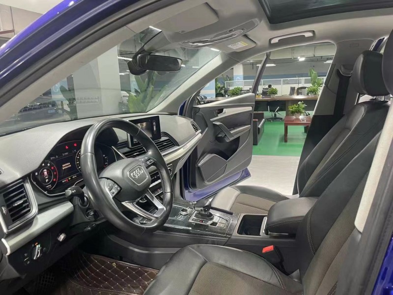 成都18年奥迪Q59