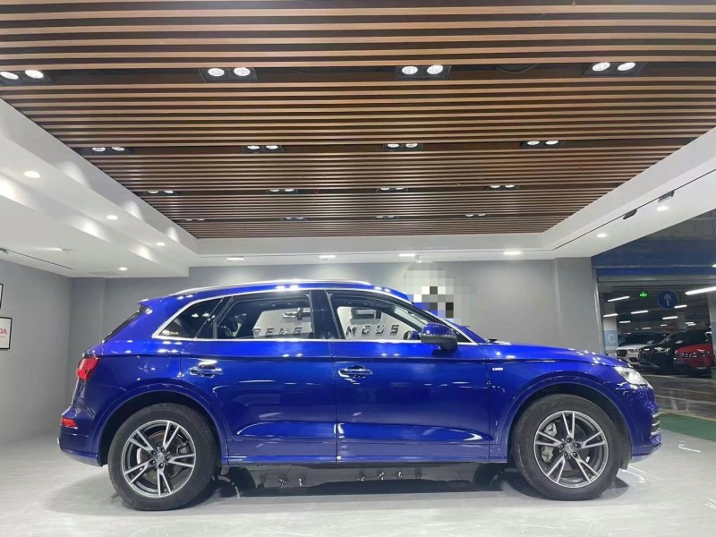 成都18年奥迪Q511