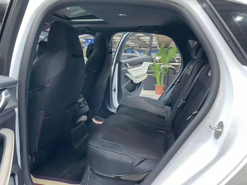 成都23年比亚迪秦6