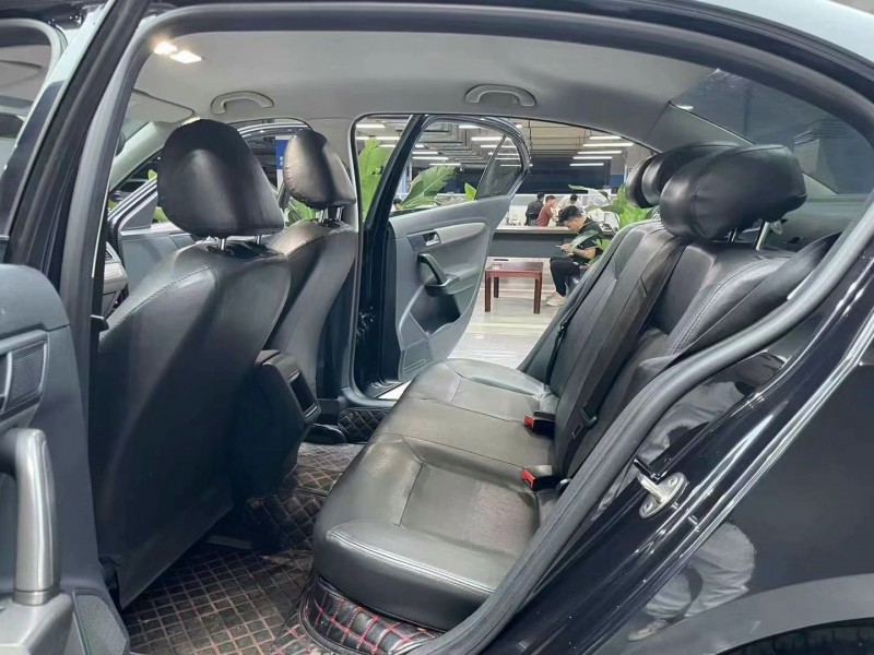 成都16年大众朗逸4