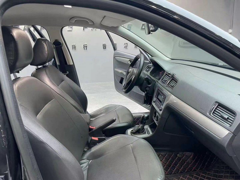 成都16年大众朗逸7