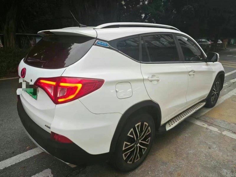 深圳18年比亚迪宋9