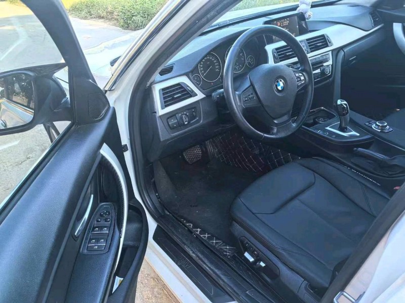 保定17年宝马3系8