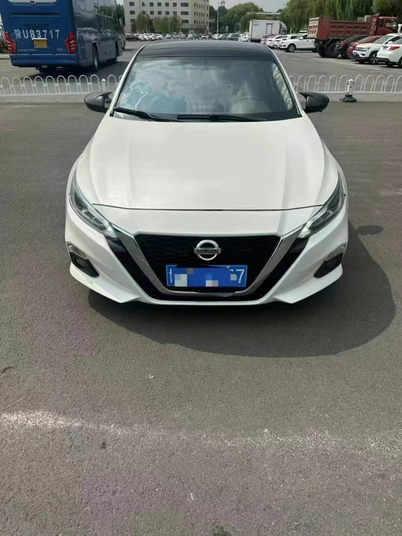 新鄉19年日產天籟1