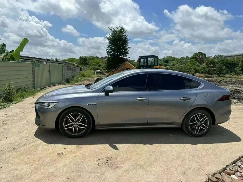 中山22年比亚迪秦3