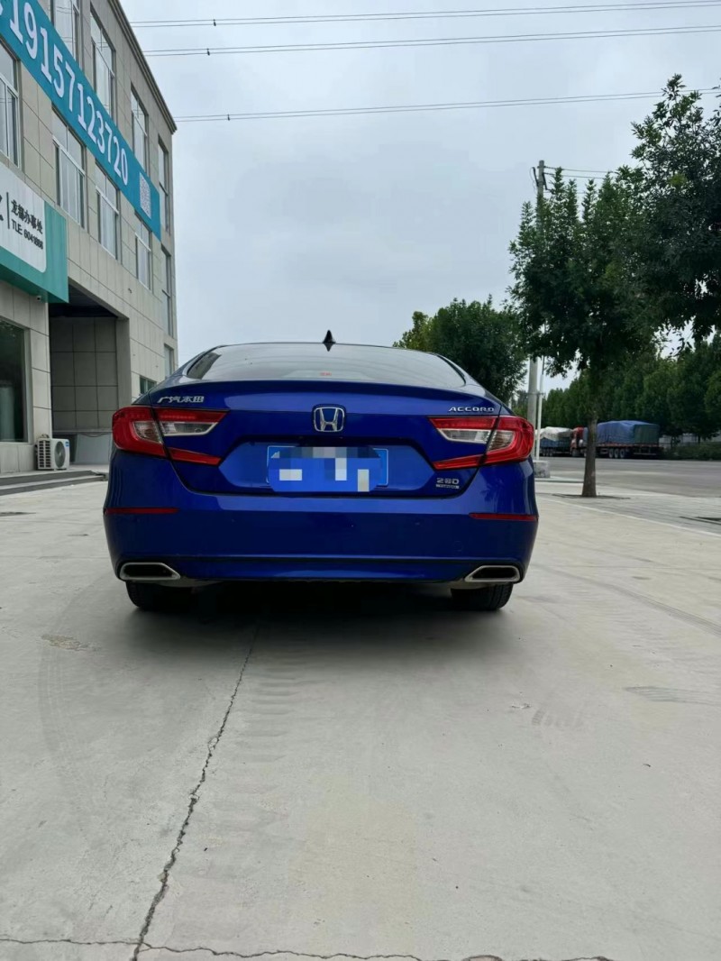 济宁19年本田雅阁5