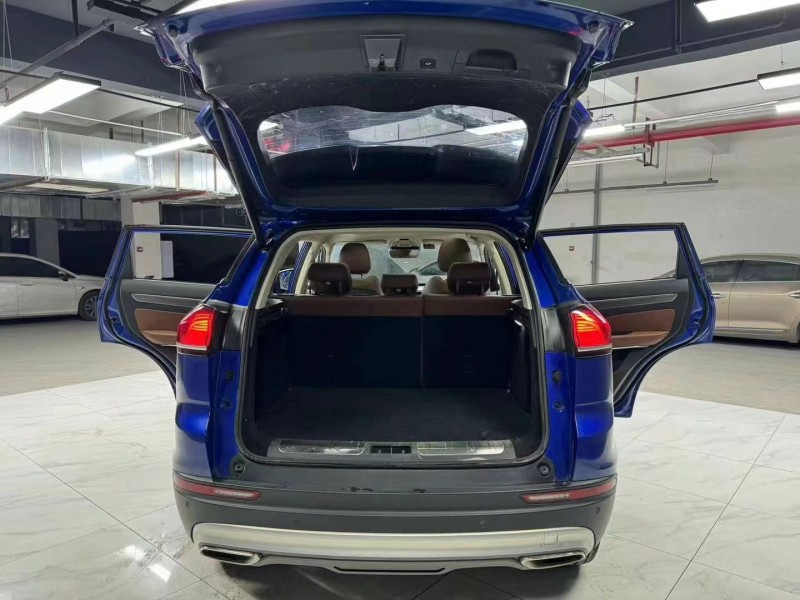 成都20年吉利博越6