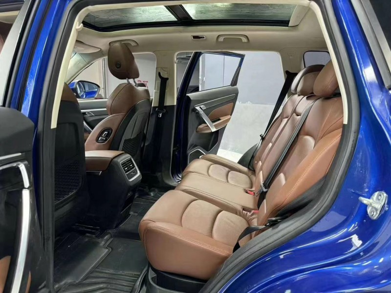 成都20年吉利博越7