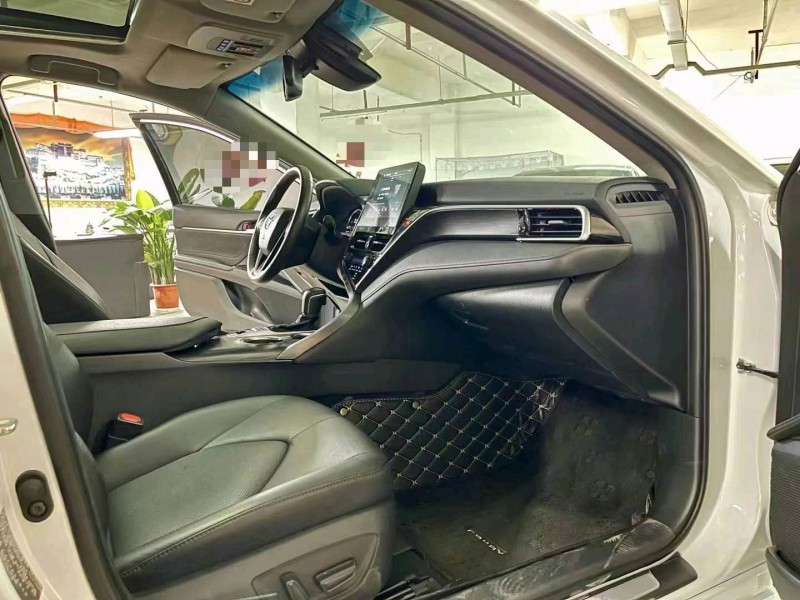 成都22年丰田凯美瑞5