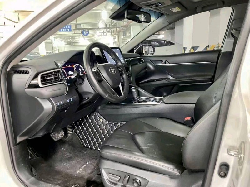 成都22年丰田凯美瑞6