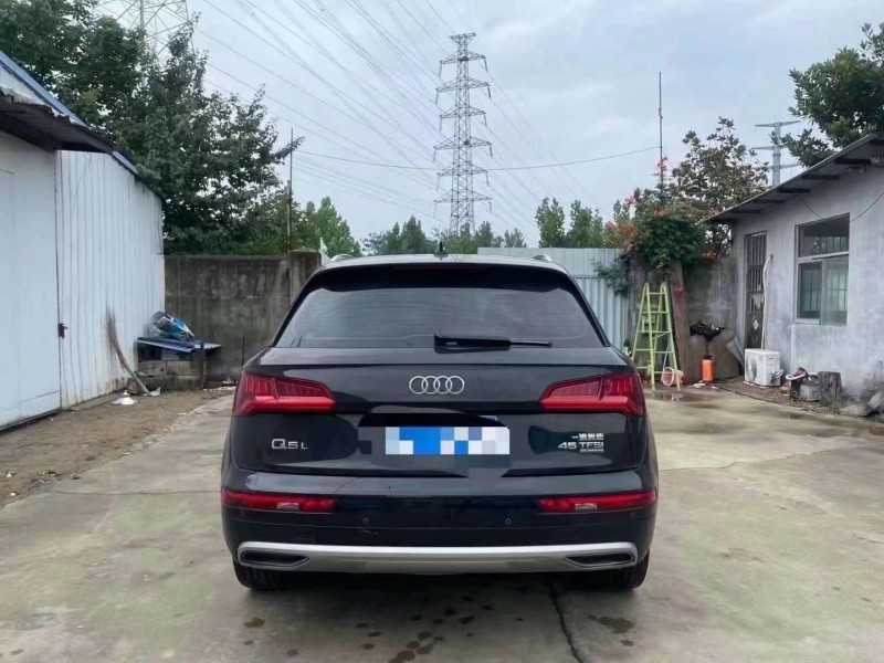 泰安21年奧迪Q59