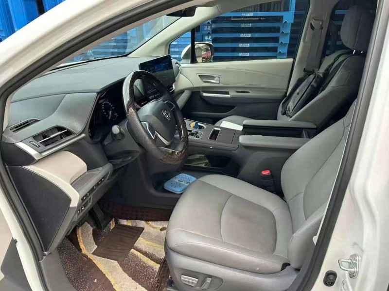 济宁24年丰田格瑞维亚5