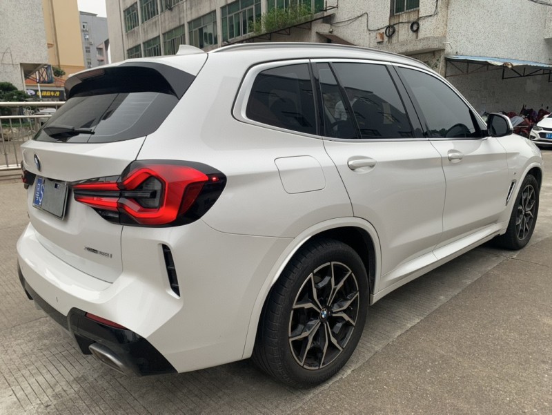 中山23年宝马X35