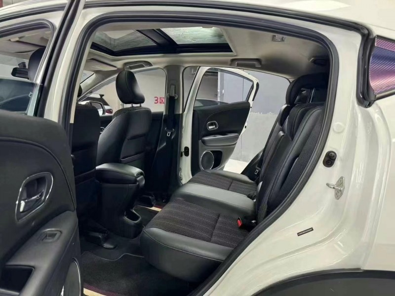 成都19年本田缤智10