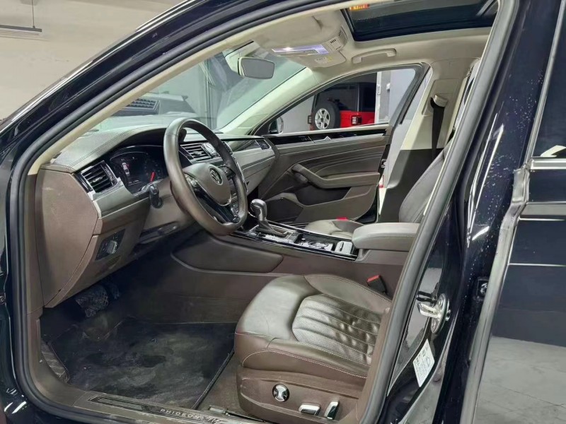 成都21年大众辉昂4