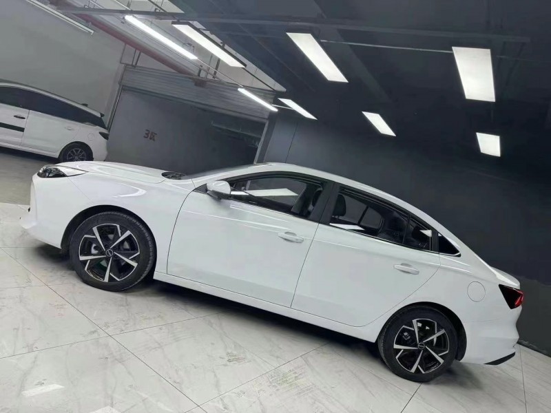 成都24年荣威i53