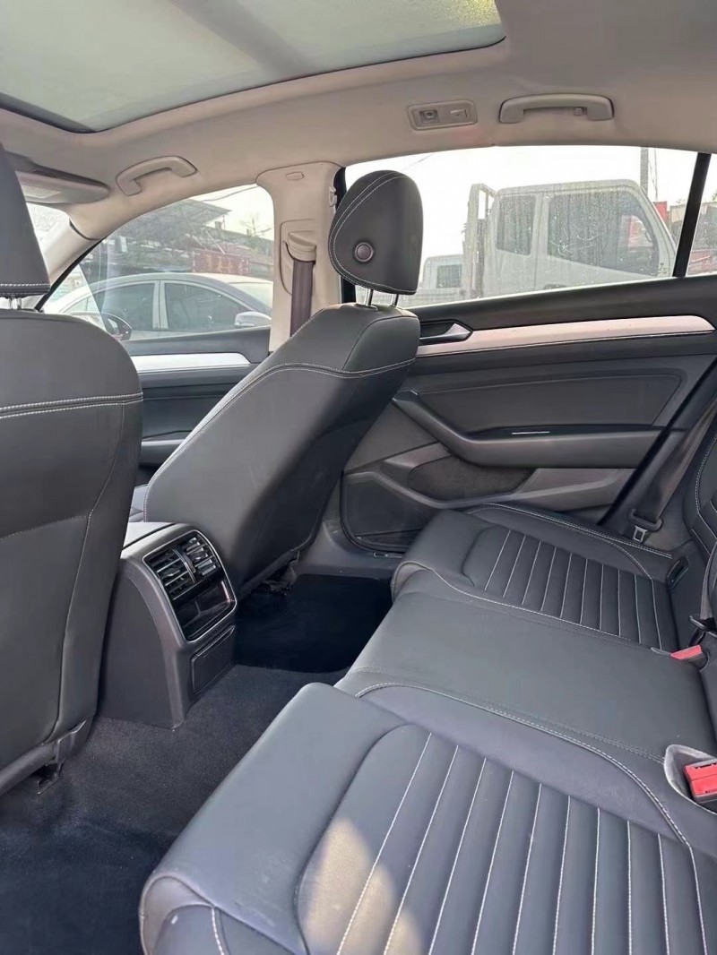 济南21年大众迈腾8