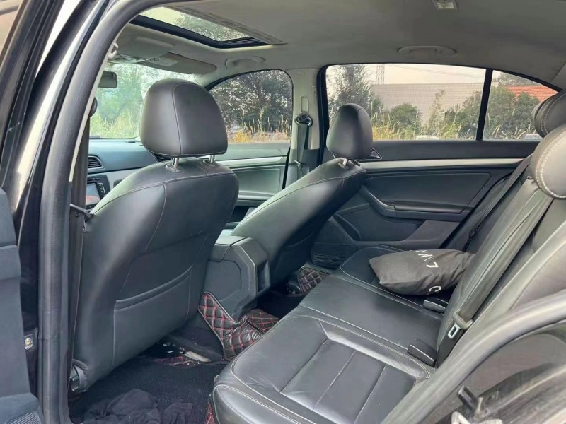 邵阳17年大众朗逸8