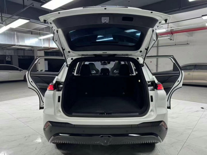 成都23年北汽制造魔方8