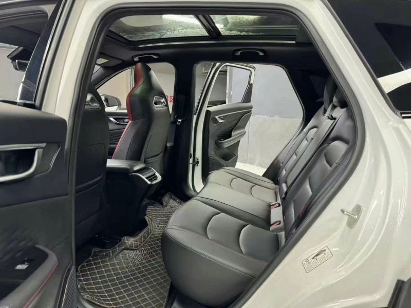 成都23年北汽制造魔方9