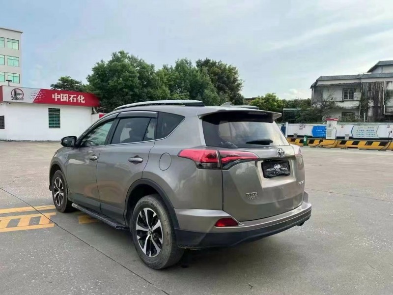汕頭18年豐田RAV49