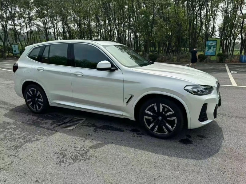 温州24年宝马IX33