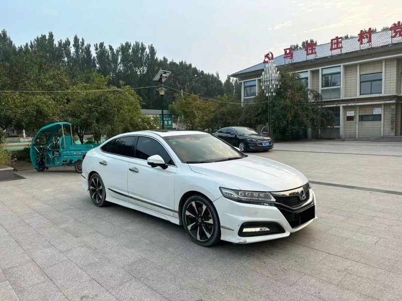 济南15年本田思铂睿3