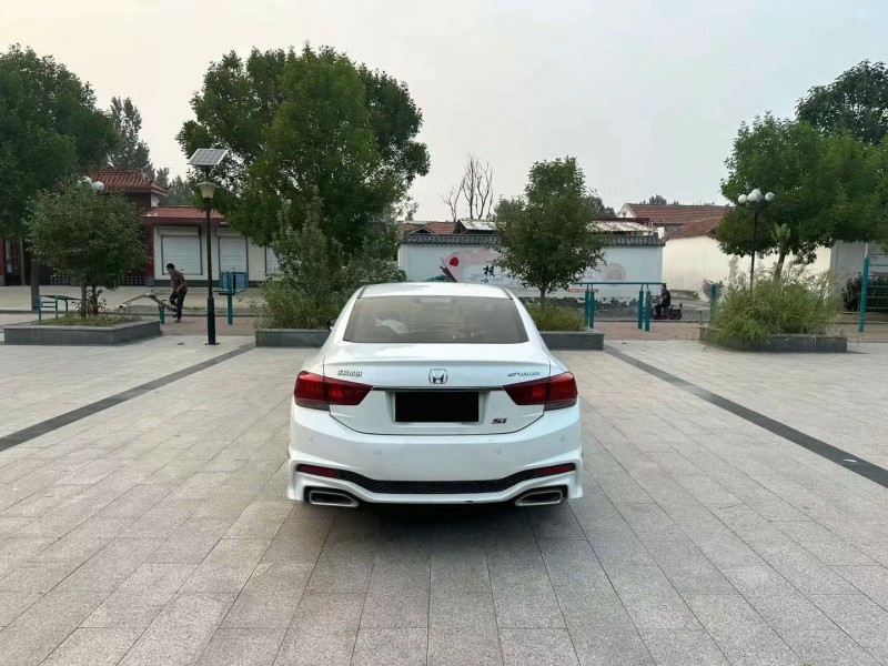 济南15年本田思铂睿9