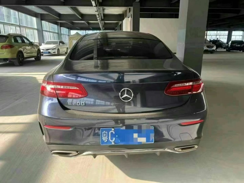 广州17年奔驰E9